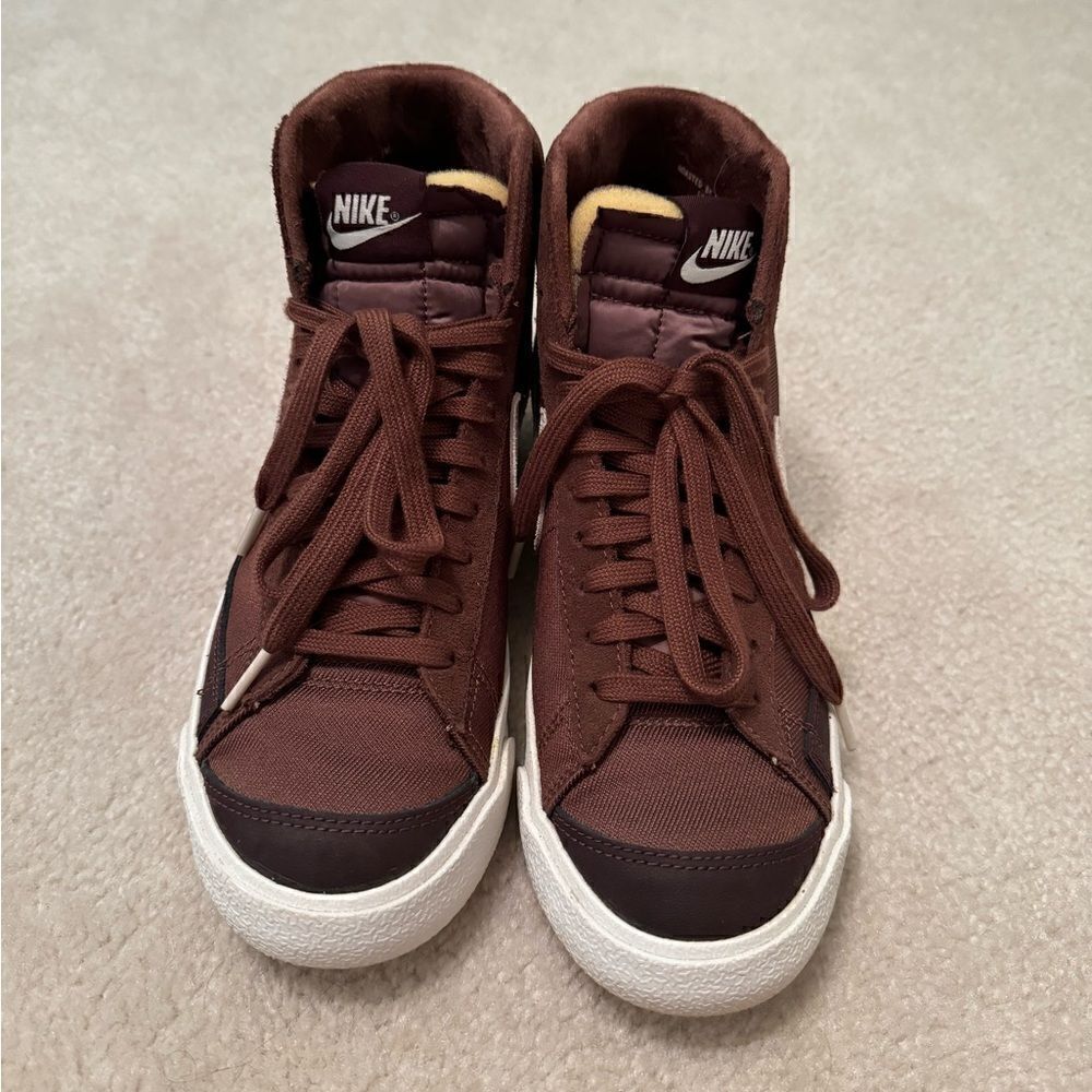 Women’s Nike High Top Blazers Sz 8